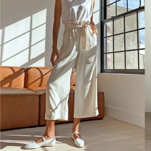 Aritzia Wilfred Short Paperbag Pant size 6 Taupe